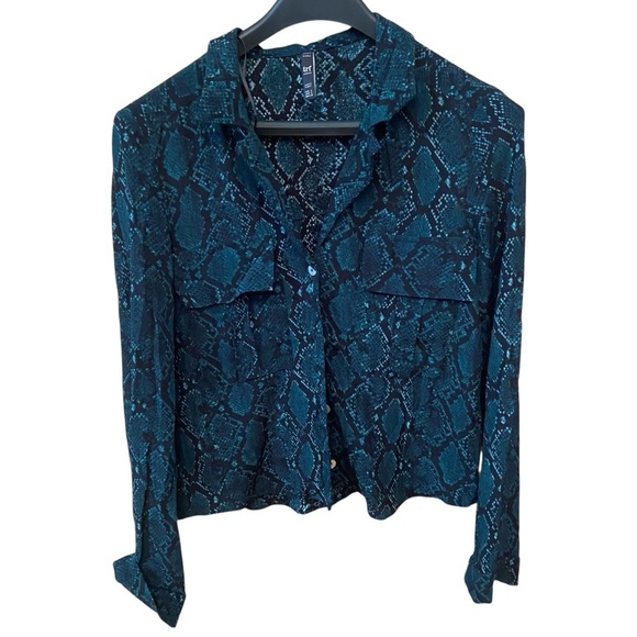 Zara TRF Collection Women’s Green Snake Print Blouse Size S Long Sleeves Career - Picture 4 of 13